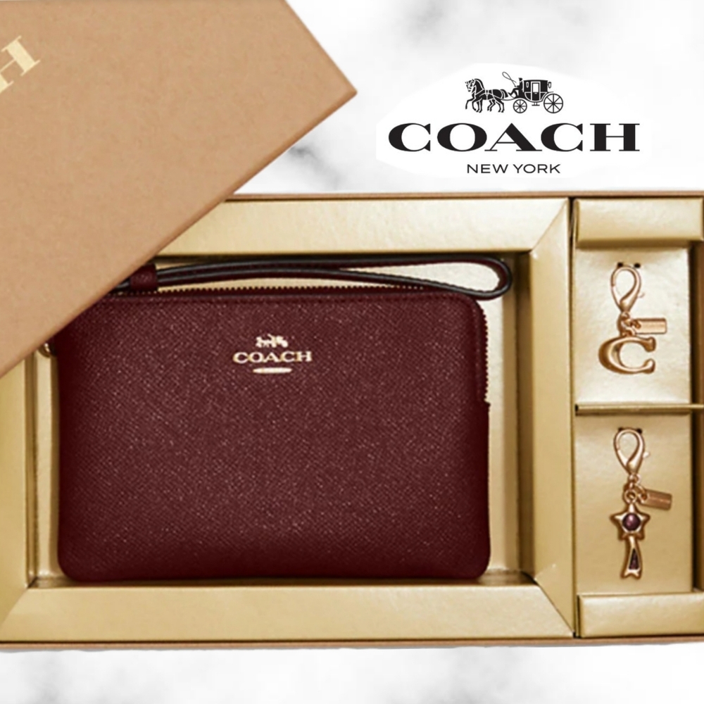 Coach Boxed Corner Zip Wristlet